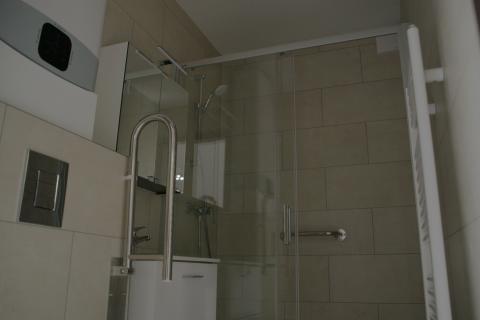Ernesto mobiele zorgwoning in de tuin - badkamer 2 - 50m² Leefdaal