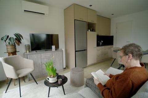 Ernesto mobiele zorgwoning in de tuin - Plaatsing Kapelle op den bos - Leefruimte met keuken 2